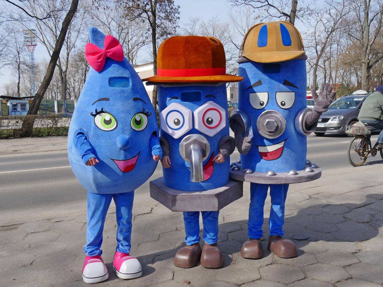 Oni już wiedzą jak zamówić bezpieczne stroje reklamowe. A Ty? Hydrant
